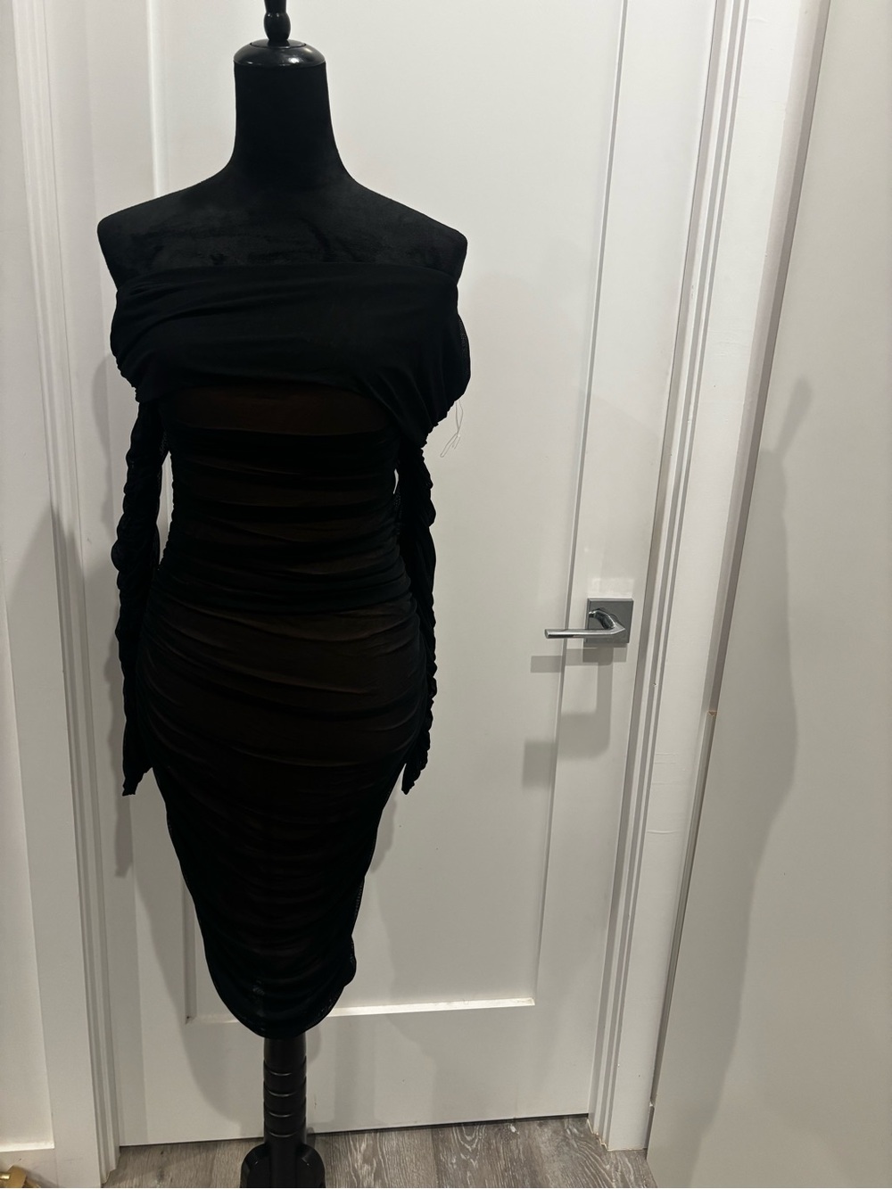 Fashion Nova Black Off-Shoulder Ruched Midi Dress